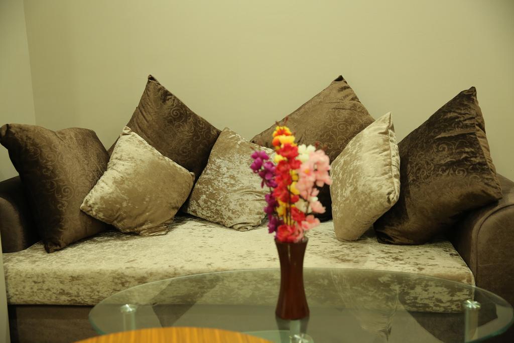 Hotel Sv Kashipur Oda fotoğraf